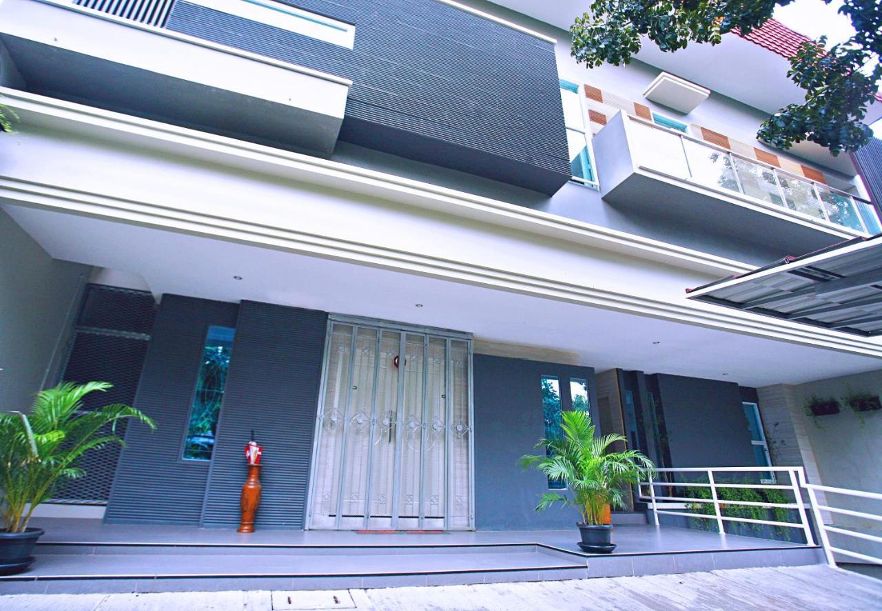 Blossom Resident Blok M Jakarta Exterior photo